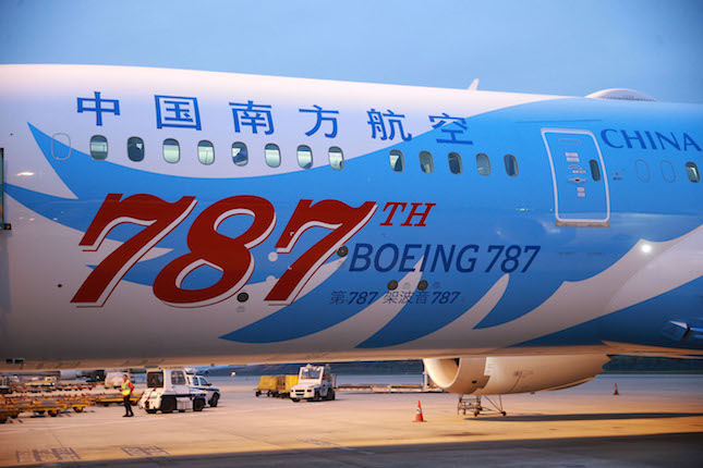 《南航迎来全球第787架波音787》附图2（刘艺摄）.jpg