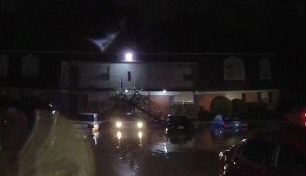 生命的最后时刻,美国女子拨打911求救,反被斥:给你一个教训