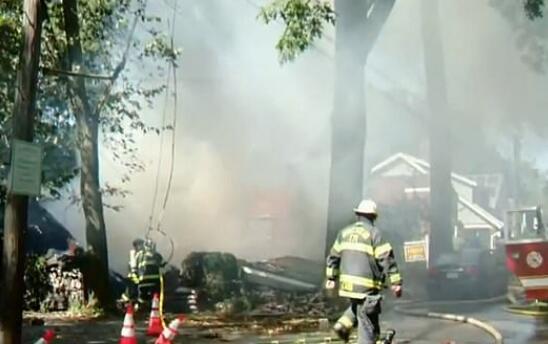 现场一片狼藉(图源:美国KDKA电台)