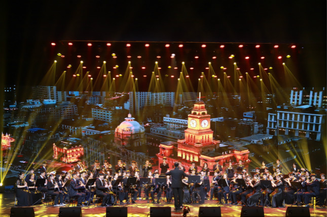 上海市中职学生星光管乐团演奏《我和我的祖国》《走向复兴》 谈乐达摄_meitu_6.jpg