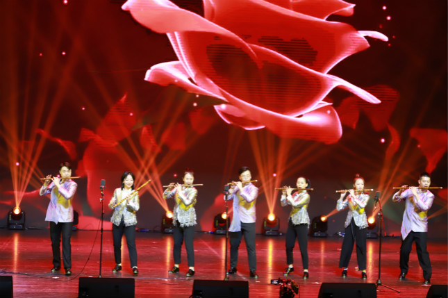 上海音乐学院附属中等音乐专科学校 竹笛重奏 《红红的玫瑰》 谈乐达摄_meitu_7.jpg