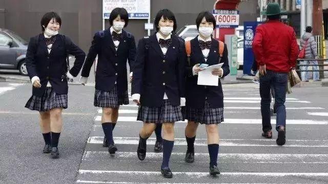 日本人有爱戴口罩的习惯.jpg