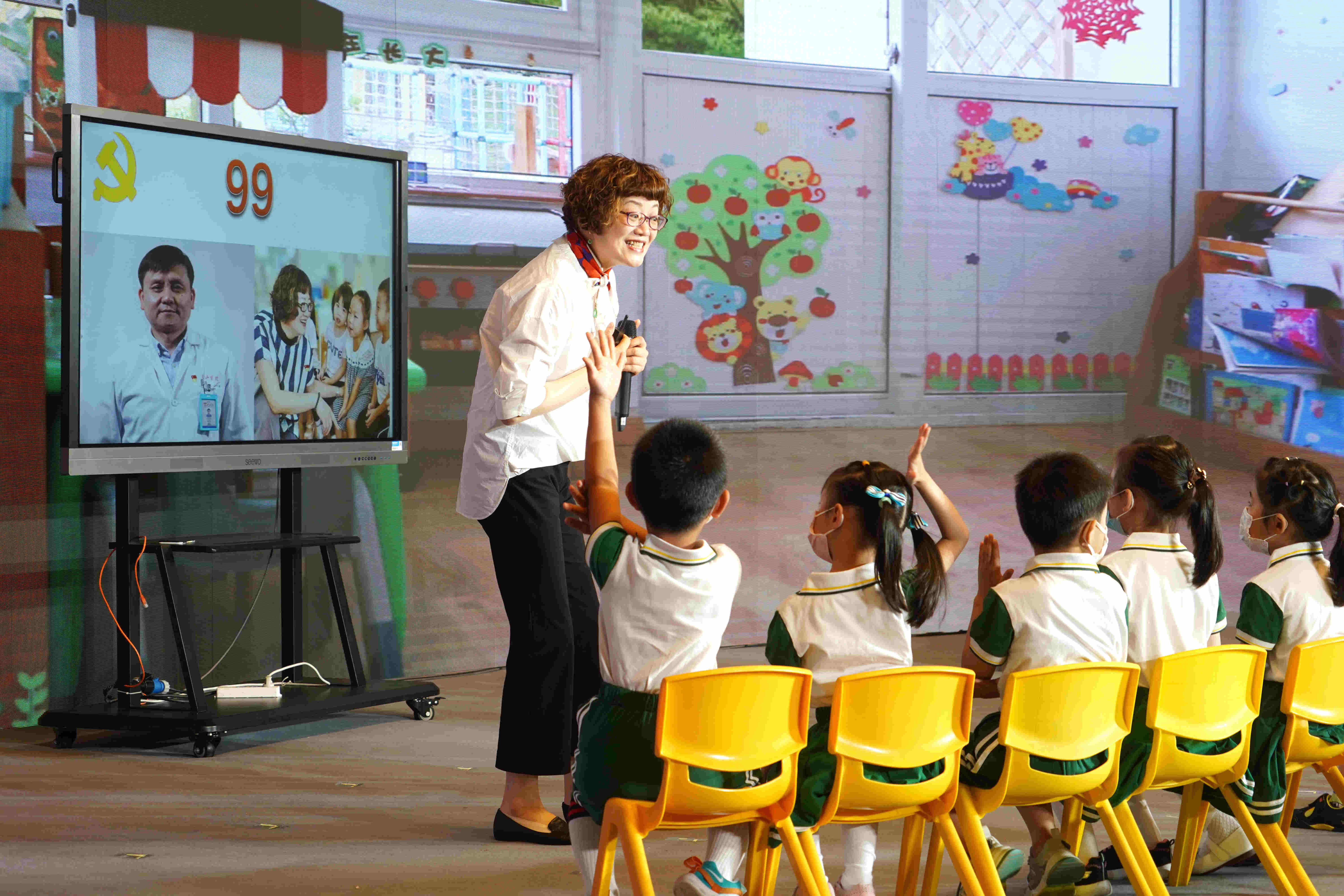 石牌人物丨113中学赵艳华：这个老师喜欢写文章，她的学生都会写小说 -信息时报