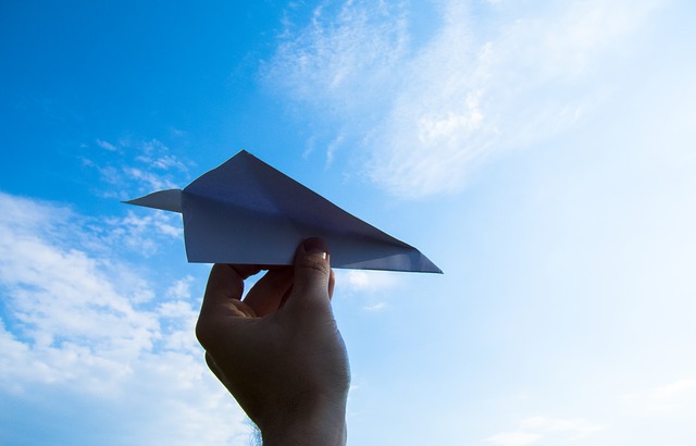 纸飞机.jpg