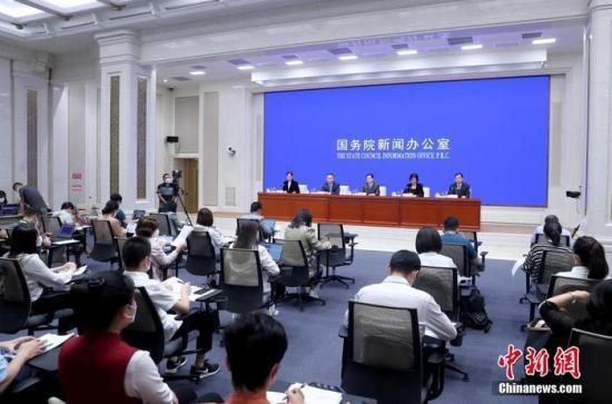  8月23日，中国国务院新闻办公室在北京举行新闻发布会，介绍2022年中国网络文明大会有关情况。中央网信办、国家网信办副主任盛荣华，天津市委常委、宣传部部长沈蕾，中央文明办一局局长薛松岩，中央网信办网络社会工作局局长章勋宏出席。 <a target='_blank' href='/'>中新社</a>记者 张宇 摄 　 