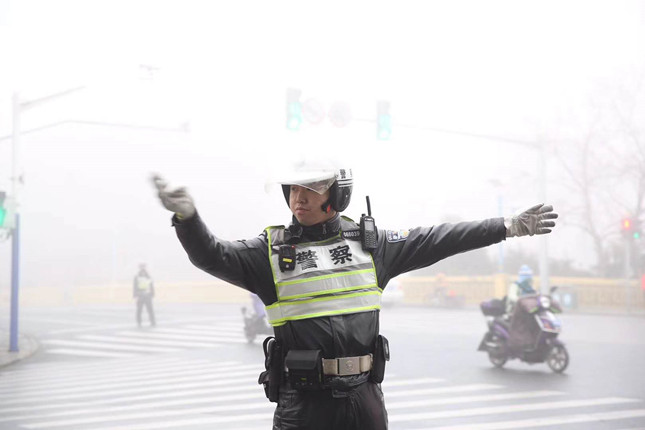 指挥2.jpg 指挥2.jpg