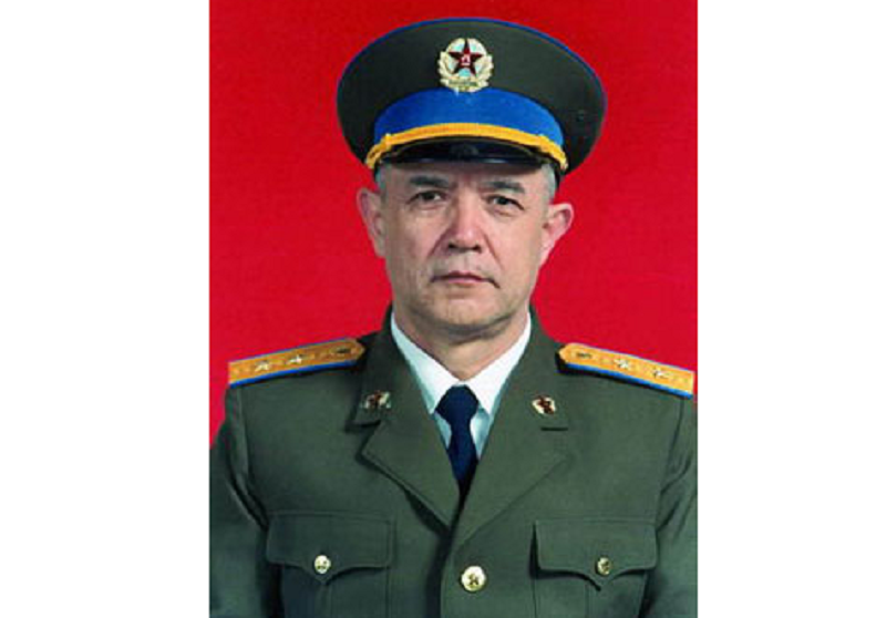 林虎将军简历:林虎将军1927年出生,俄罗斯族,山东烟台招远人,毕业于