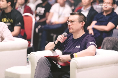 90704_p11_b.jpg 90704_p11_b.jpg