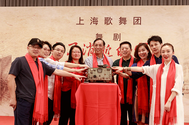 歌舞团_副本.jpg 歌舞团_副本.jpg