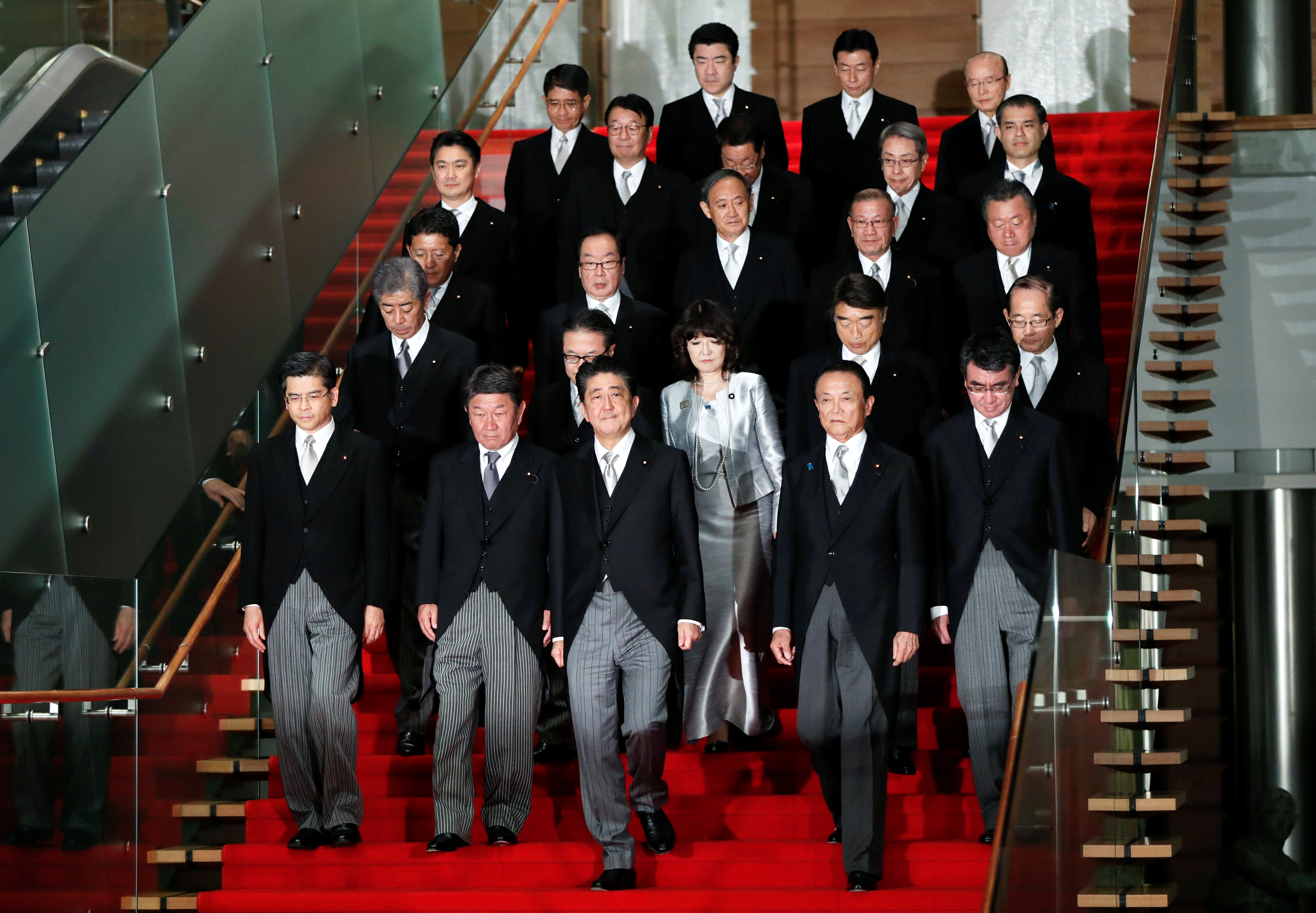 892631444.jpg 892631444.jpg