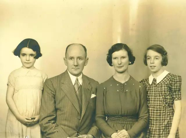 合影.png 合影.png