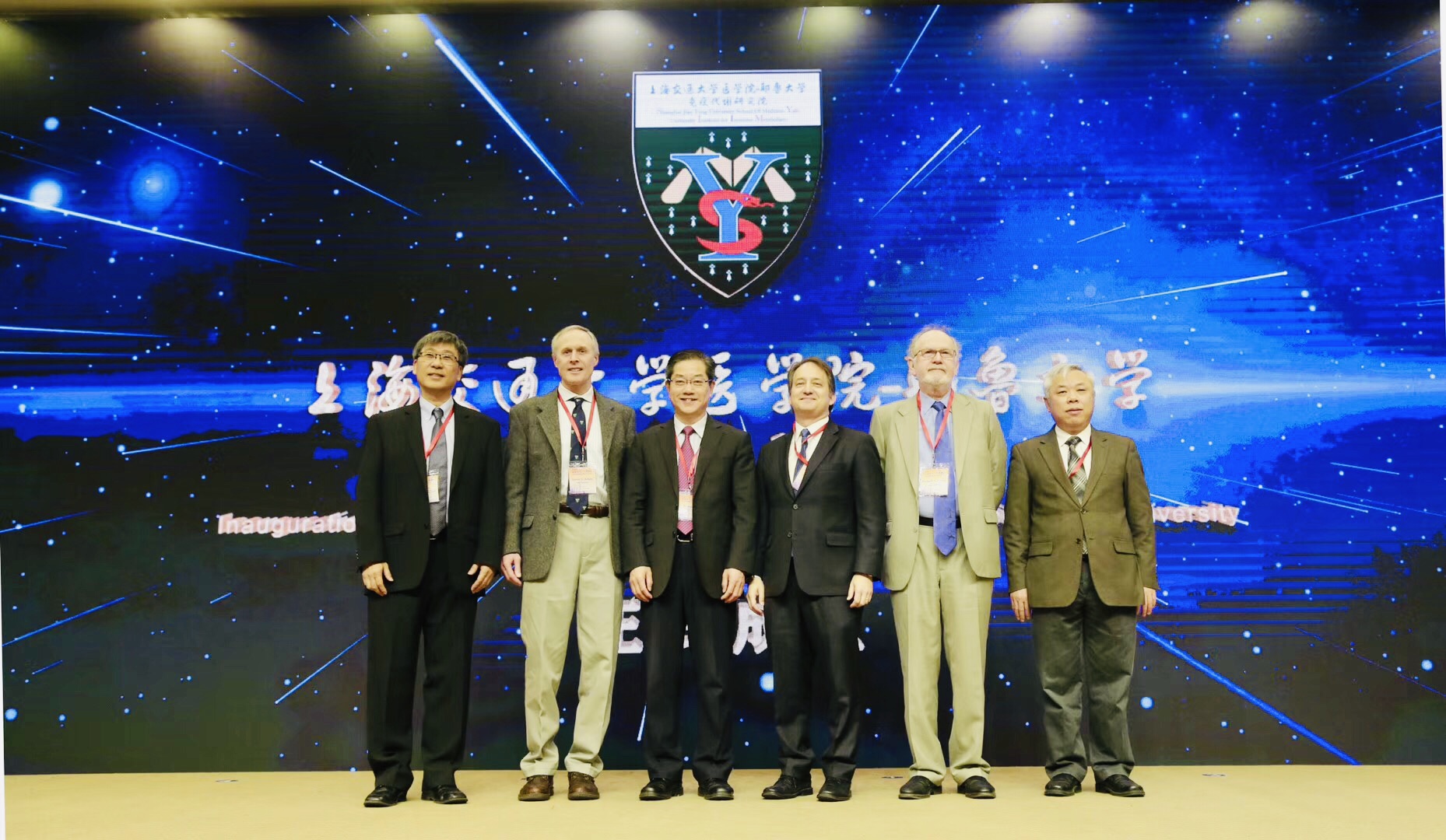 882595560.jpg 882595560.jpg