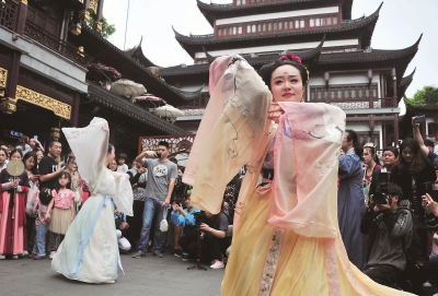 100625_p14_b.jpg 100625_p14_b.jpg