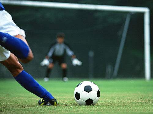 足球.jpg 足球.jpg