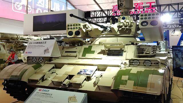 中国“陆地巡洋舰”霸气登场配置爆表 机关炮导弹无人机全都有