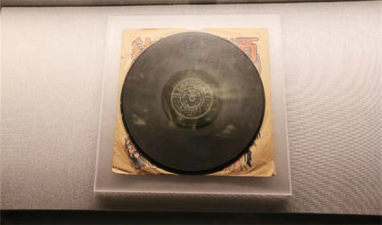 首版唱片.jpg 首版唱片.jpg