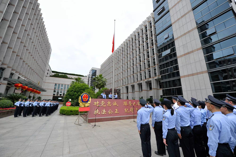 题图.jpg 题图.jpg