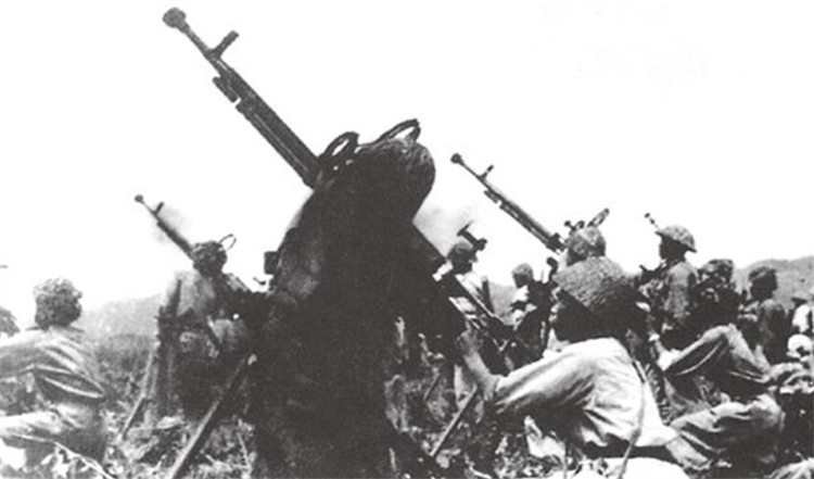 越南人民军高炮部队.jpg 越南人民军高炮部队.jpg