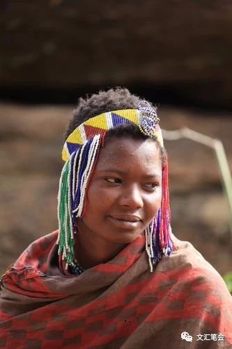坦桑尼亚女人图片