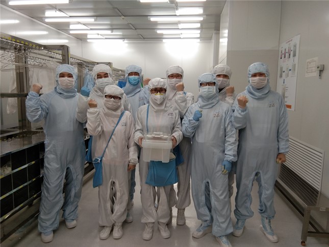 第一批出货留念_副本.jpg 第一批出货留念_副本.jpg