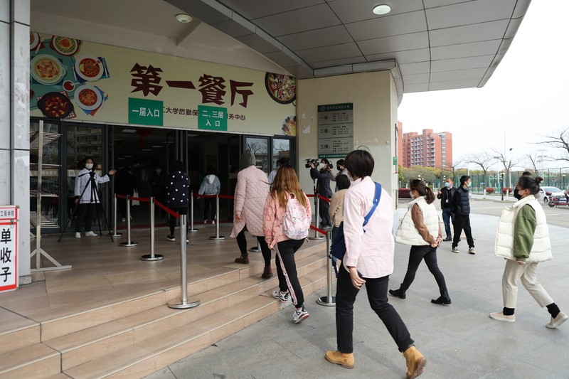 餐厅.jpg 餐厅.jpg