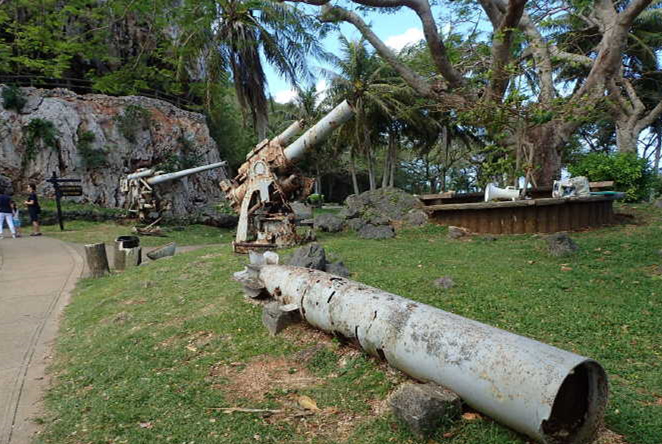岛的东北角有数个太平洋战争纪念遗址.jpg