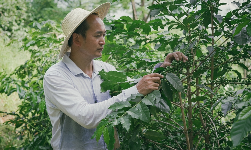 咖农番启佐.jpg 咖农番启佐.jpg