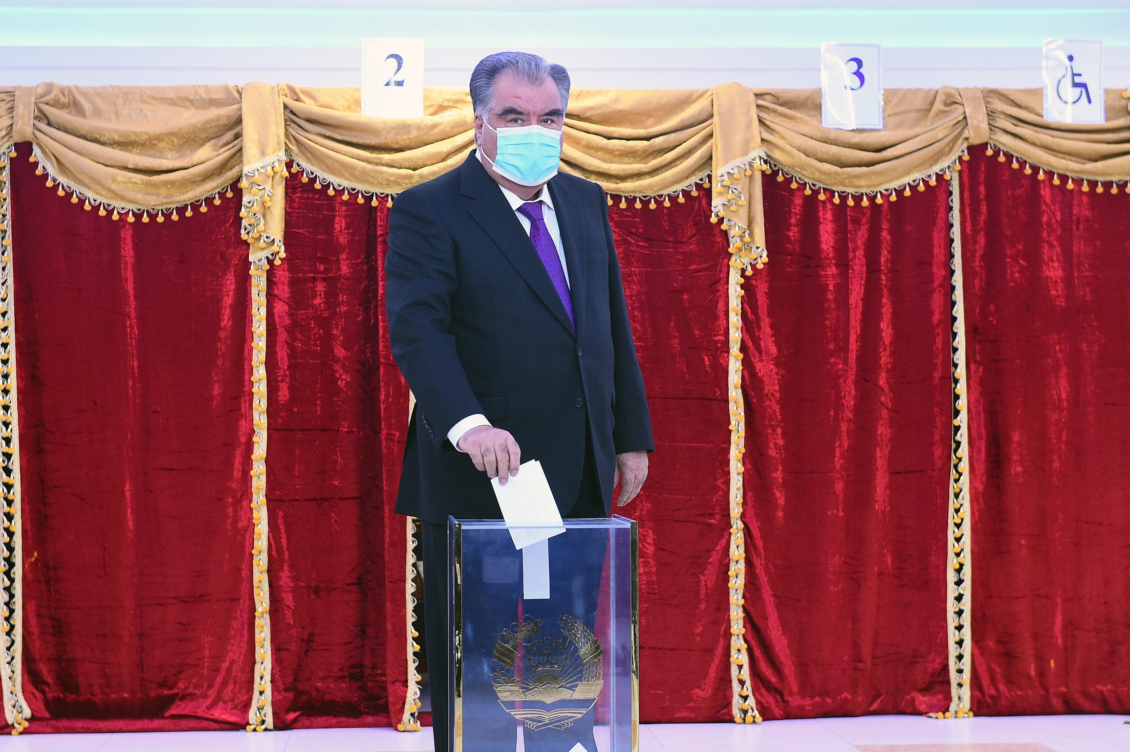 （国际）（2）塔吉克斯坦总统选举开始投票(4159861)-20201012230255.JPG
