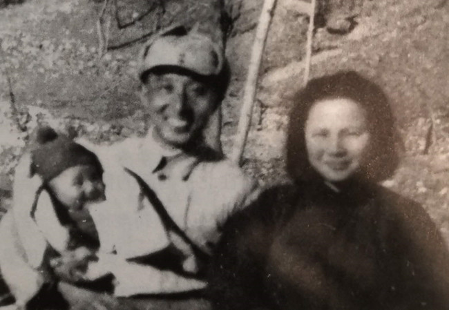 平西一家三口_副本.jpg 平西一家三口_副本.jpg