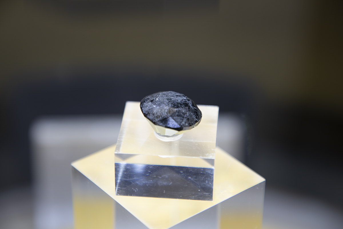 88克拉的黑钻有多大？进博30秒⑥