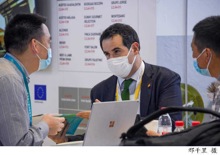 2992641_w750.jpg 2992641_w750.jpg