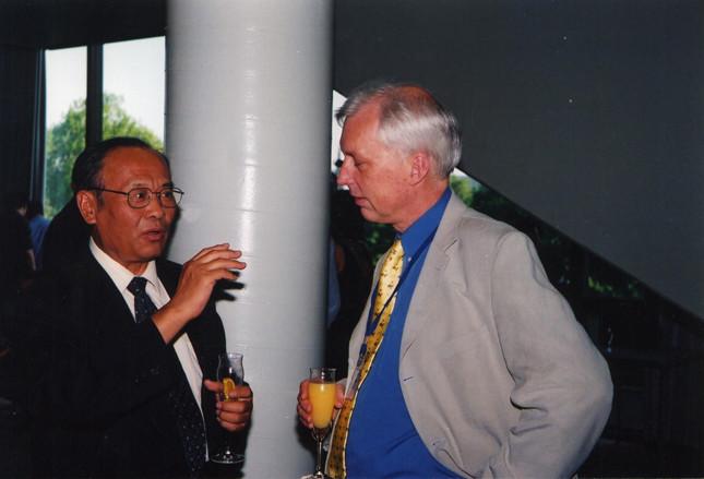 【】与世界钛会组委会英国委员Malcolm Ward-Close交流(1).jpg