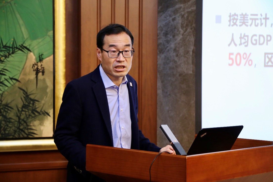 张忠伟1.jpg 张忠伟1.jpg