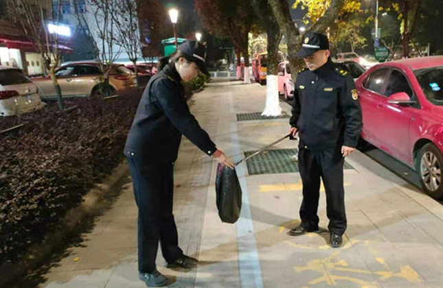 内 烟蒂及垃圾_副本.jpg 内 烟蒂及垃圾_副本.jpg