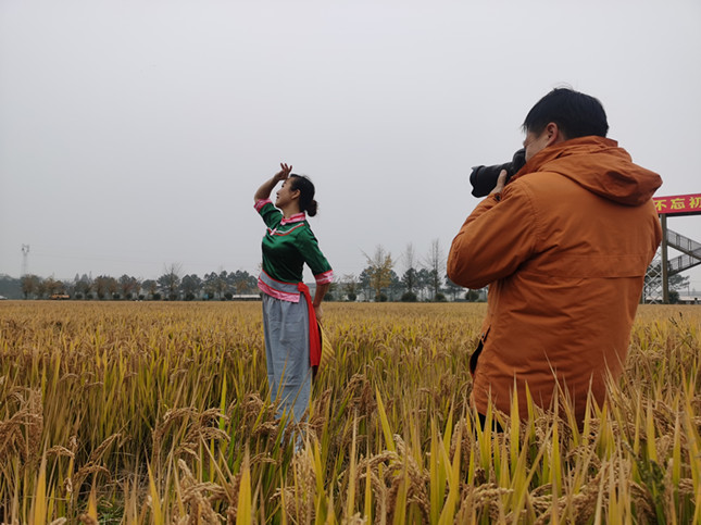 内2b1e3857d3f445f_副本.jpg 内2b1e3857d3f445f_副本.jpg