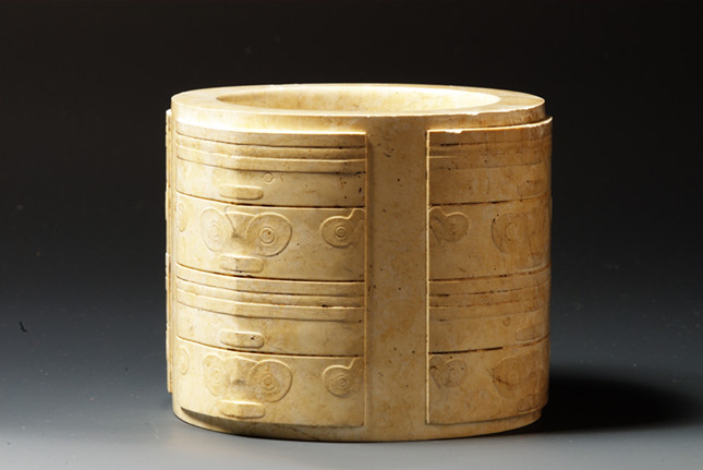 玉琮_副本.jpg 玉琮_副本.jpg