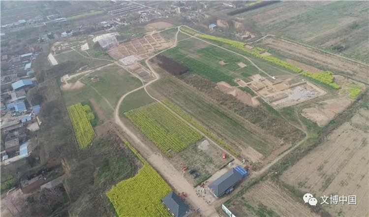 13号地点 宫区6号高台建筑发掘区整体航拍.jpg 13号地点 宫区6号高台建筑发掘区整体航拍.jpg