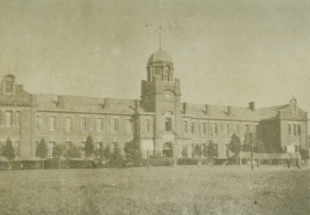 唐吉慧:中国公学大楼及教室.jpg 唐吉慧:中国公学大楼及教室.jpg