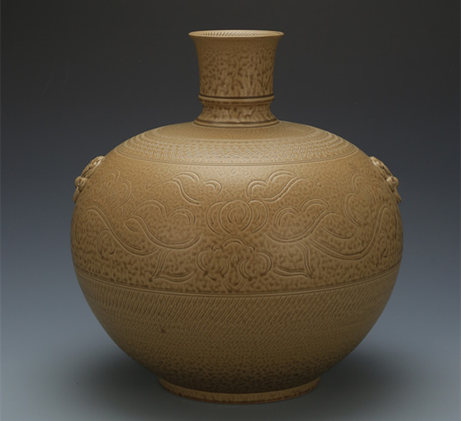 nei 《婺窑灰釉刻宝相花天球瓶》_副本.jpg nei 《婺窑灰釉刻宝相花天球瓶》_副本.jpg