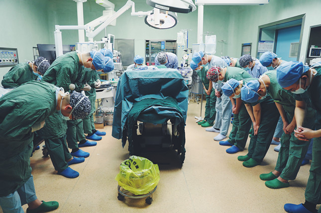 内 体鞠躬仪式_副本.jpg 内 体鞠躬仪式_副本.jpg