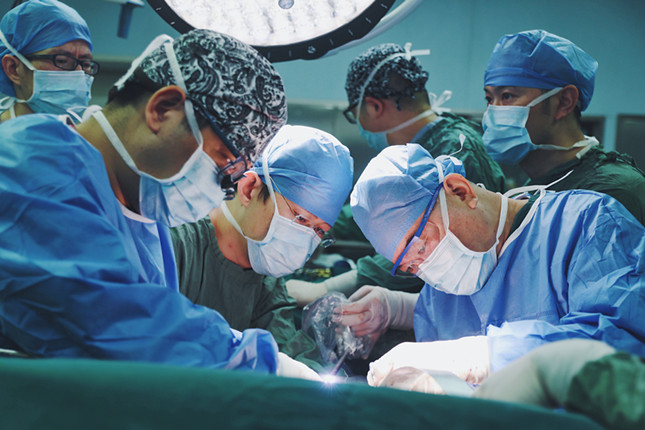 内 移植团队_副本.jpg 内 移植团队_副本.jpg