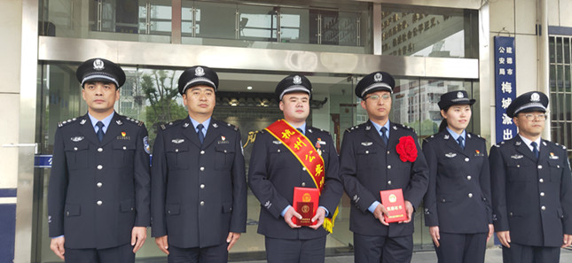 内b52a809816c28c3_副本.jpg 内b52a809816c28c3_副本.jpg