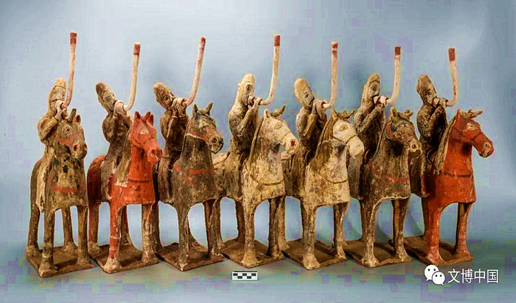 ▲ 图十四 鼓吹仪仗俑.jpg