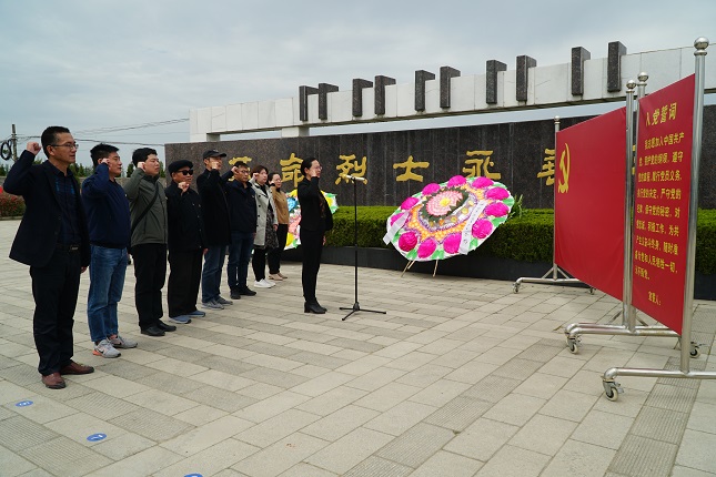 走进一座红色地标　重温革命记忆 (2).JPG