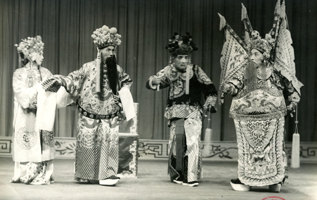 nei 长生殿》张娴饰杨贵妃、周传瑛饰唐明皇、王传淞饰高力士、_副本.jpg nei 长生殿》张娴饰杨贵妃、周传瑛饰唐明皇、王传淞饰高力士、_副本.jpg