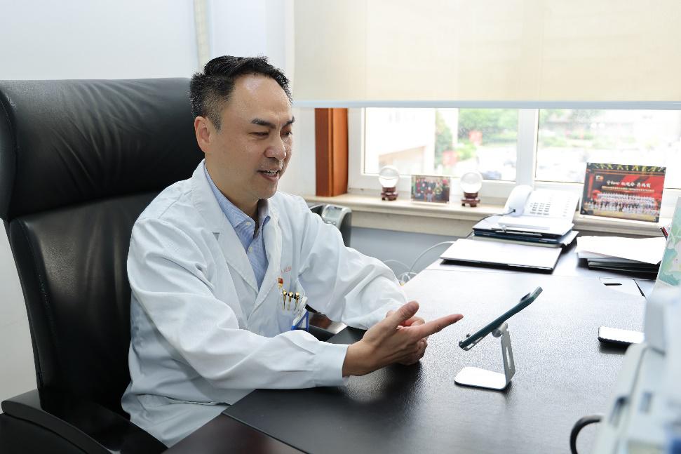 空中诊治2.jpg 空中诊治2.jpg