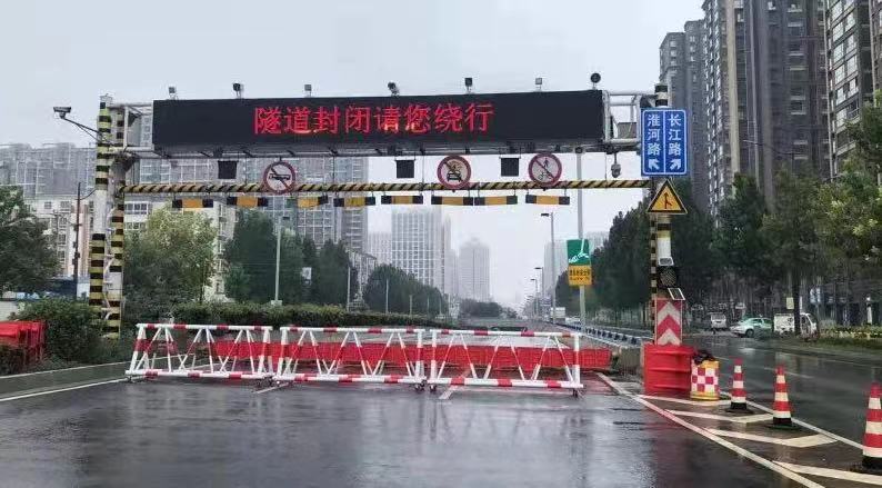 83463899.jpg 83463899.jpg