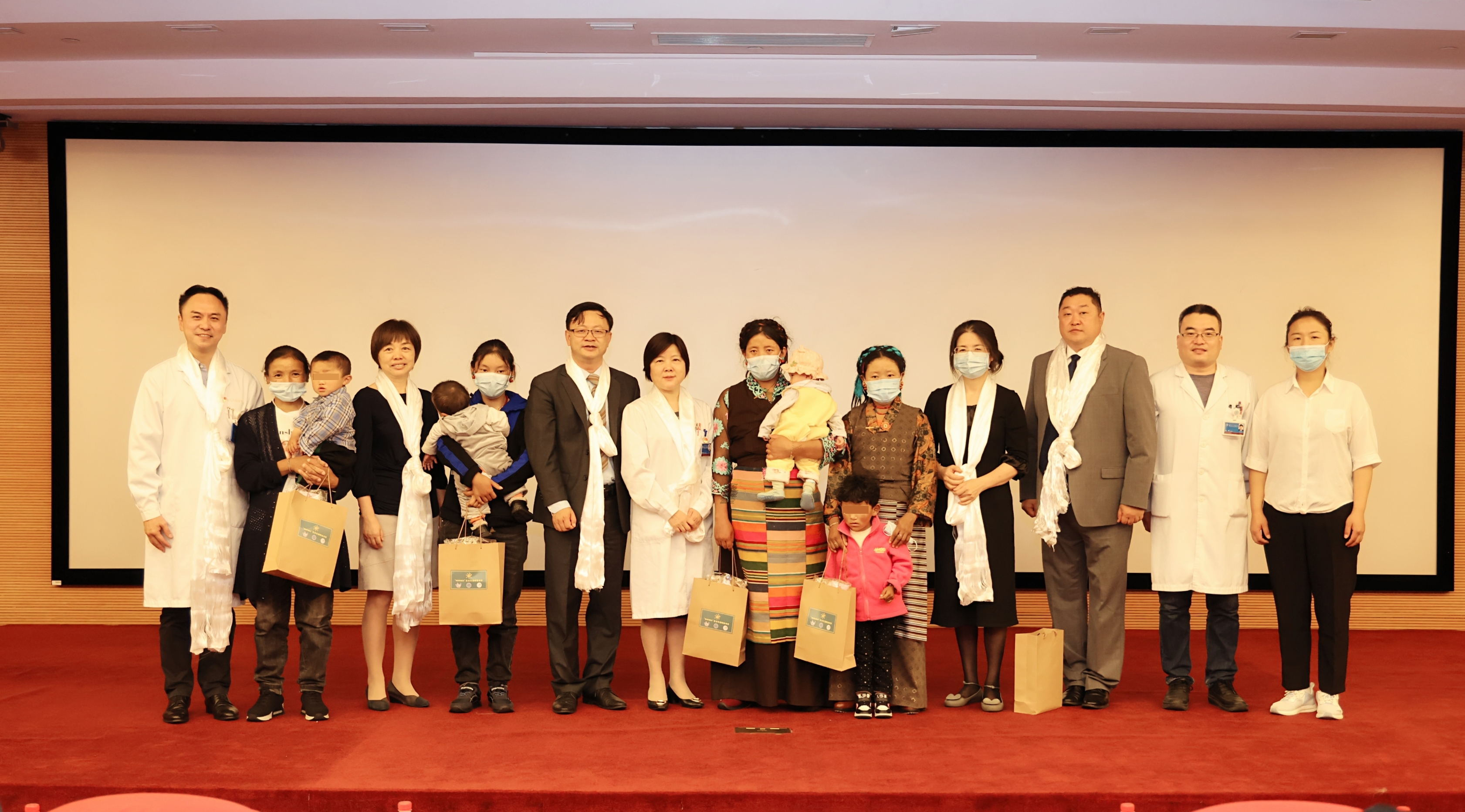 2104694061.jpg 2104694061.jpg