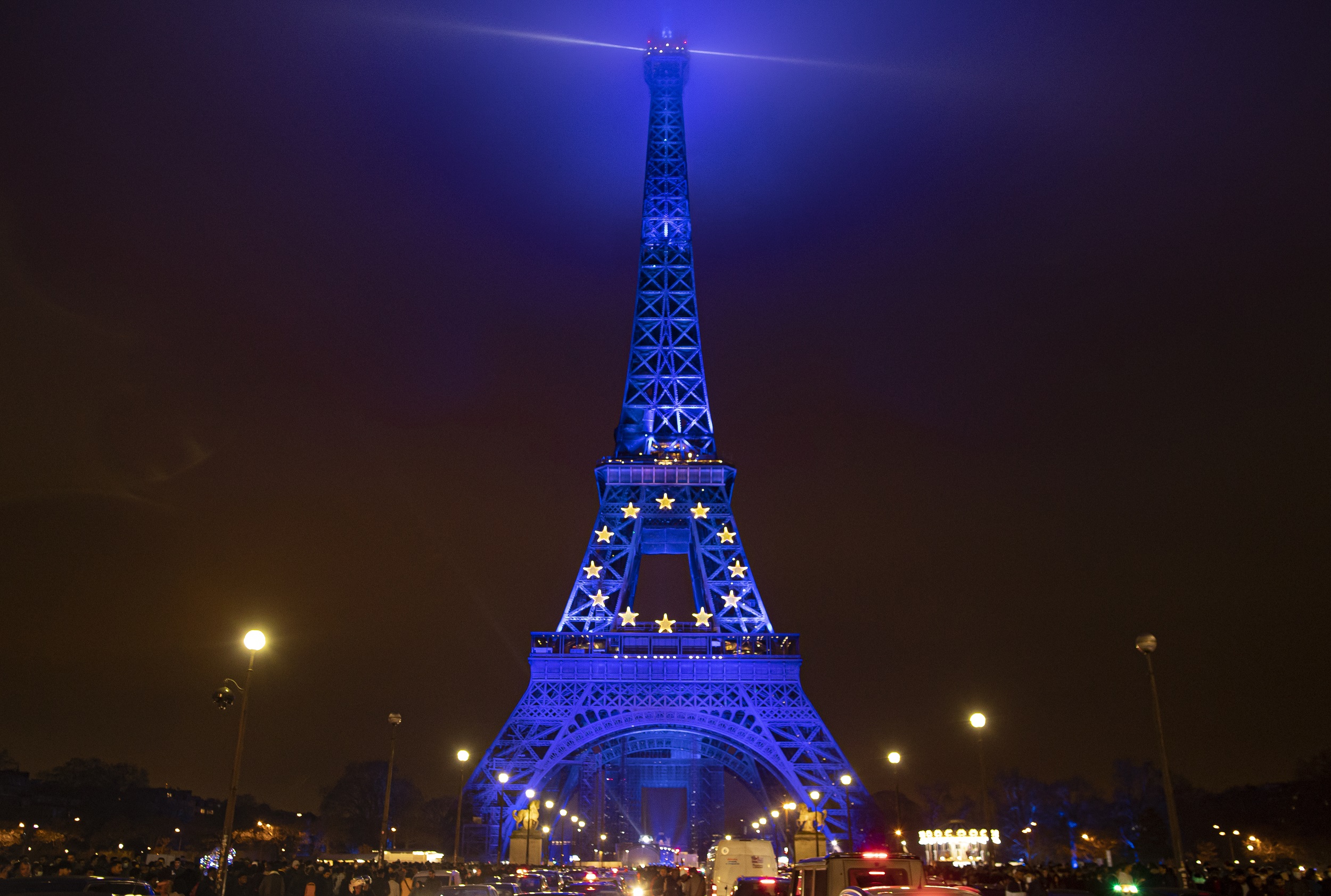 （国际）（3）埃菲尔铁塔亮灯 庆祝法国轮(5242972)-20220104010342.JPG